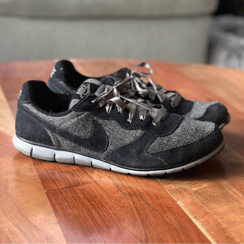 SOLD Women’s Nike